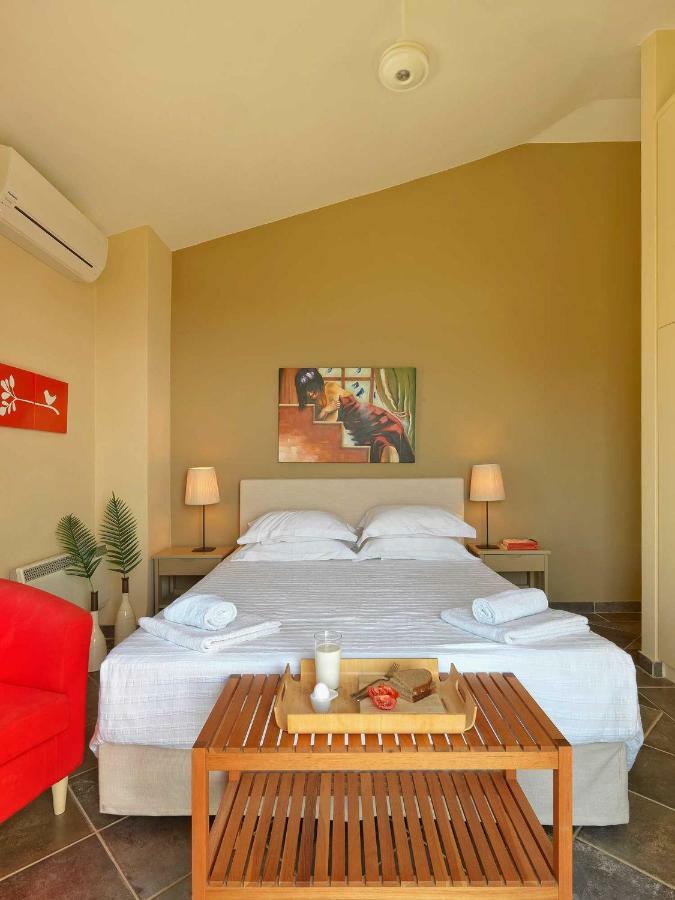Villa Aria - Luxury Beachfront Villa With Pool And Tennis Court Koilas Exterior photo