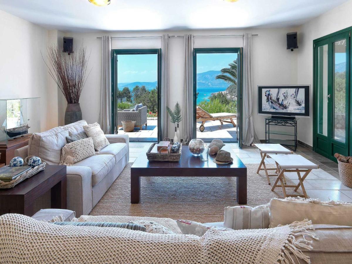 Villa Aria - Luxury Beachfront Villa With Pool And Tennis Court Koilas Exterior photo